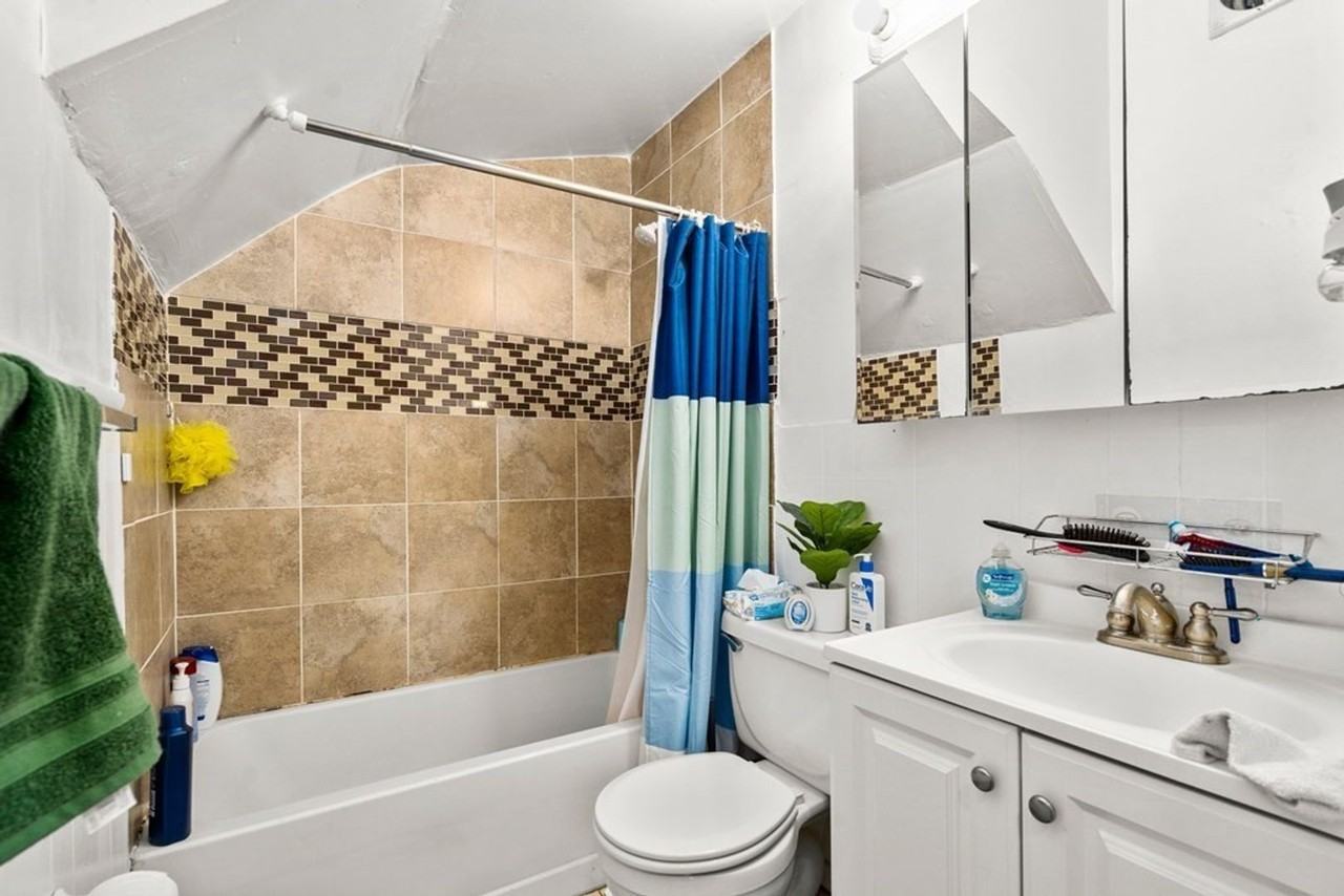 34 Foster St - Photo 7 of 11