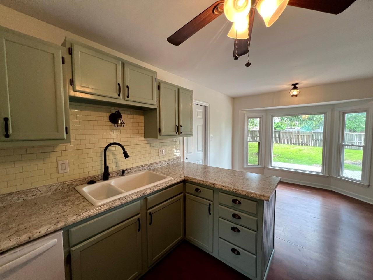 1133 Paddington Pl - Photo 7 of 21