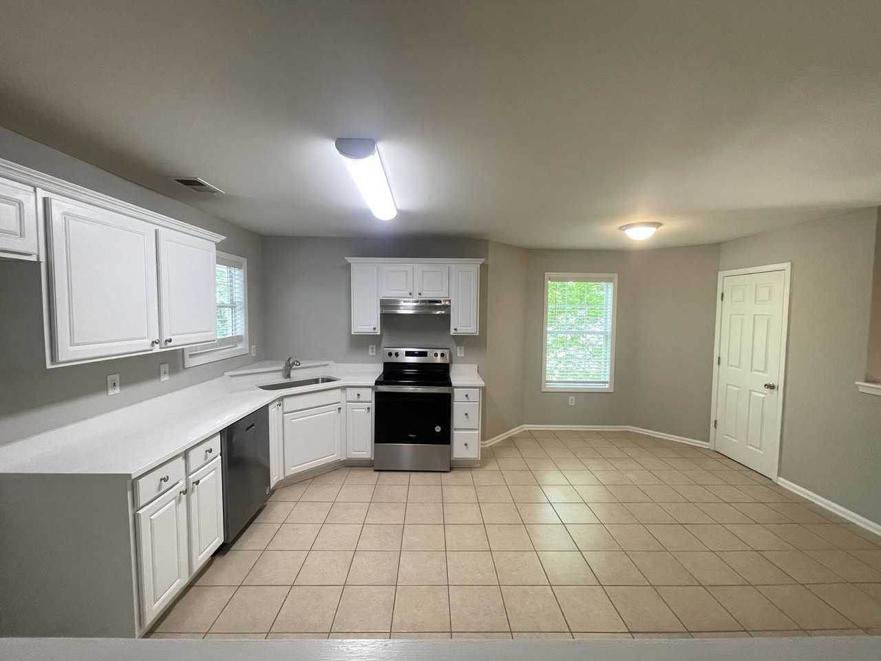 335 Spring Lake Ct - Photo 4 of 19