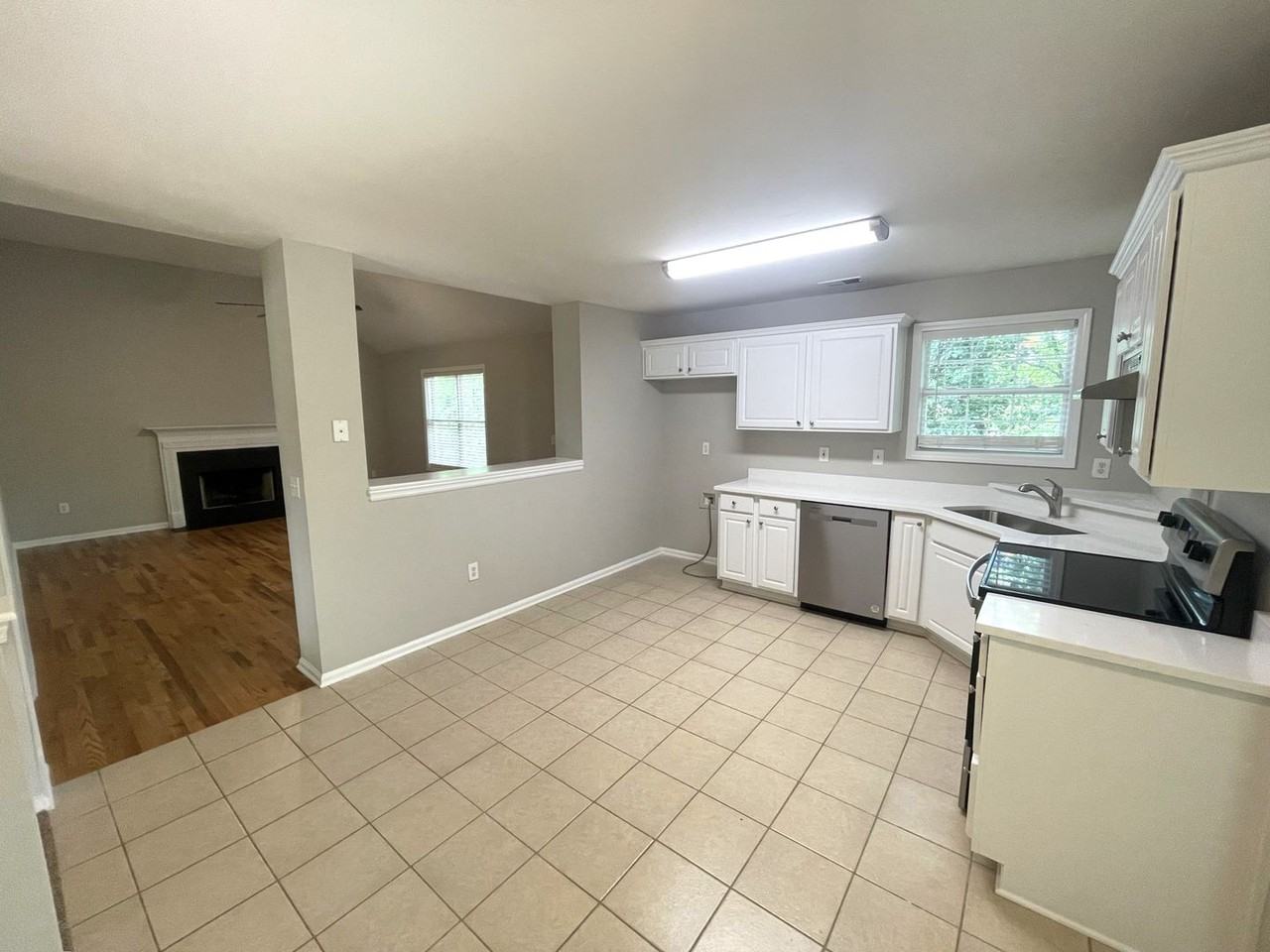 335 Spring Lake Ct - Photo 5 of 19