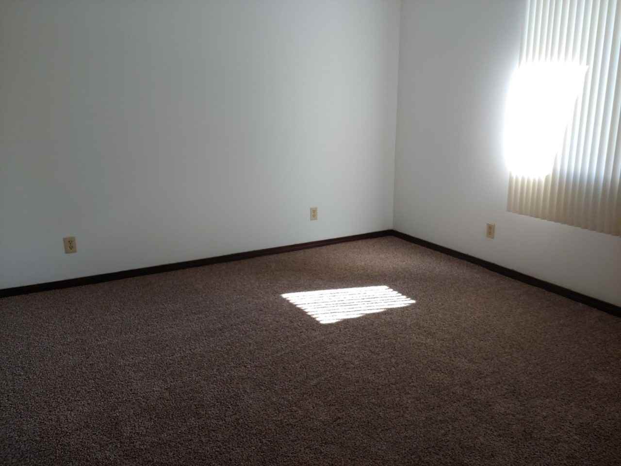 Sycamore 626 - Photo 2 of 10