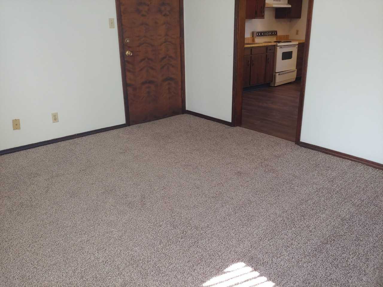 Sycamore 626 - Photo 3 of 10