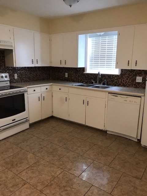 3413 Pewitt Dr - Photo 2 of 5