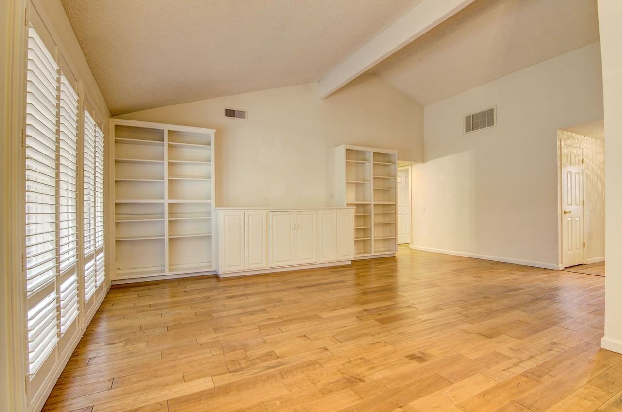 5123 El Cemonte Ave - Photo 2 of 12