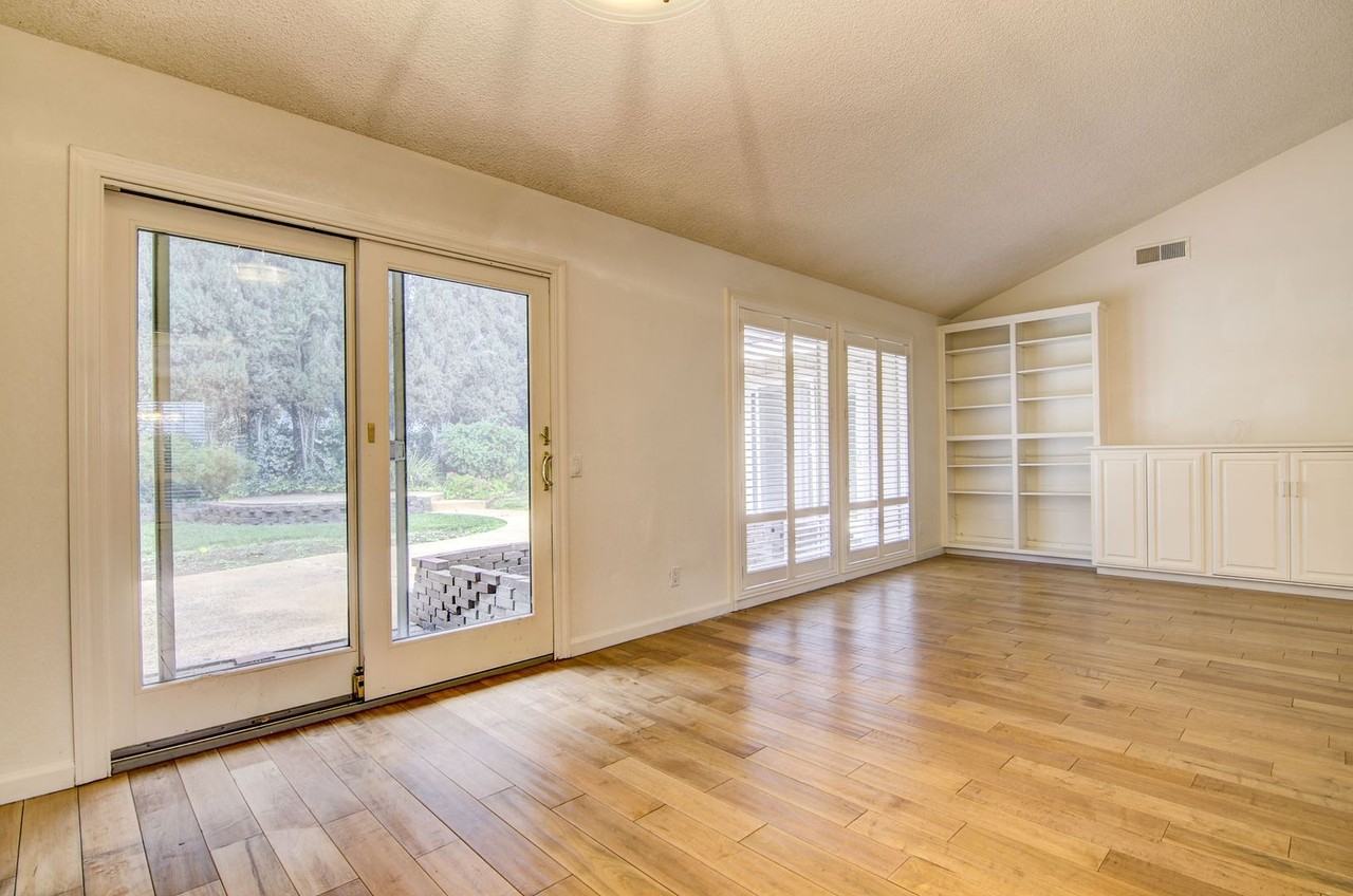 5123 El Cemonte Ave - Photo 3 of 12