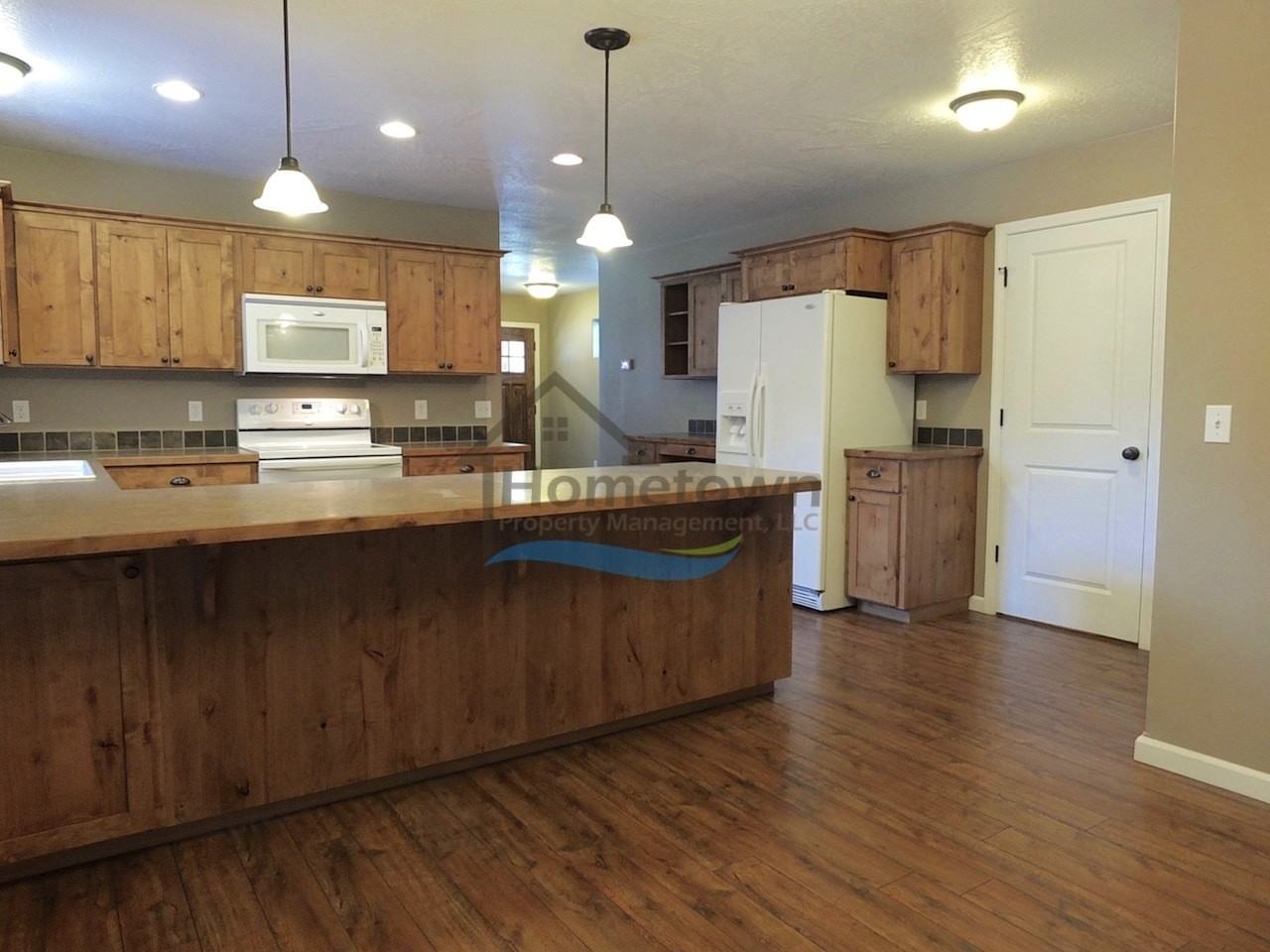 908 E Davis Ave - Photo 5 of 28