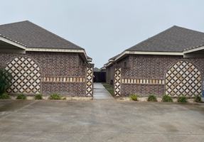 featured image of 2711 E Garfield Ave