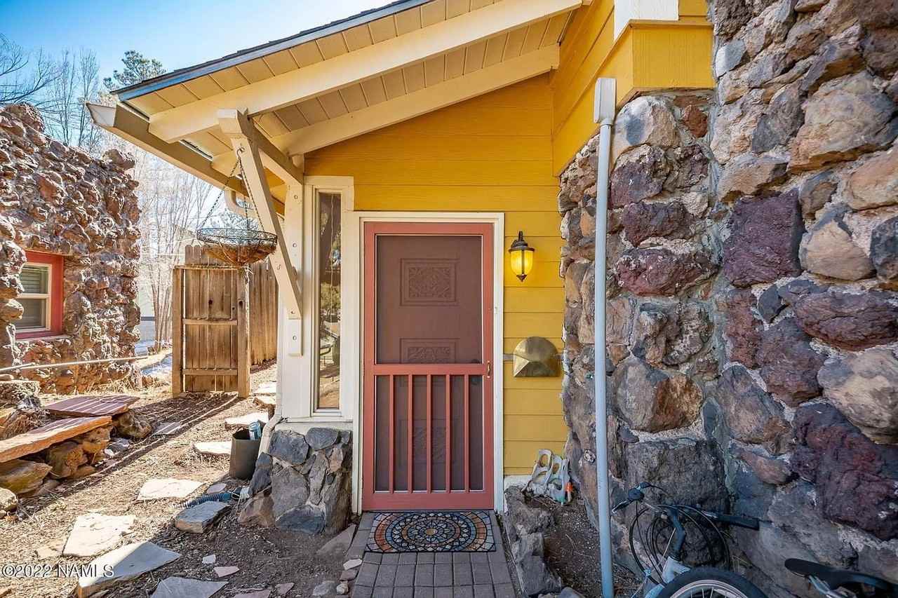 907 W Summit Ave - Photo 6 of 31