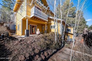 907 W Summit Ave - Photo 1 of 1