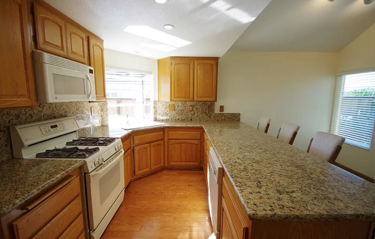 6797 Oak Forest Dr - Photo 5 of 18
