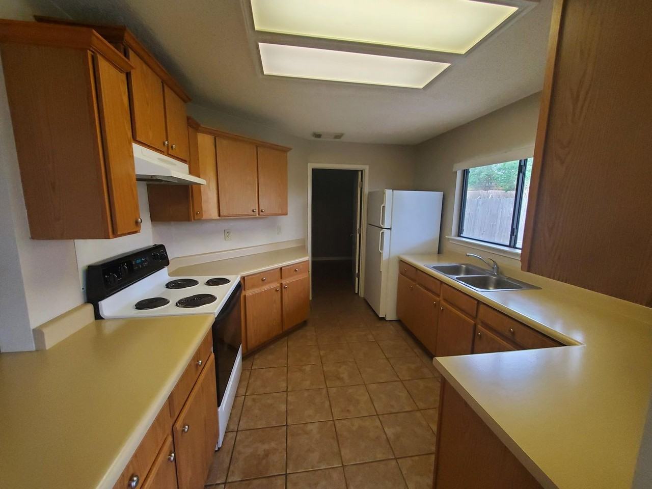 5715 Allbrook - Photo 5 of 19