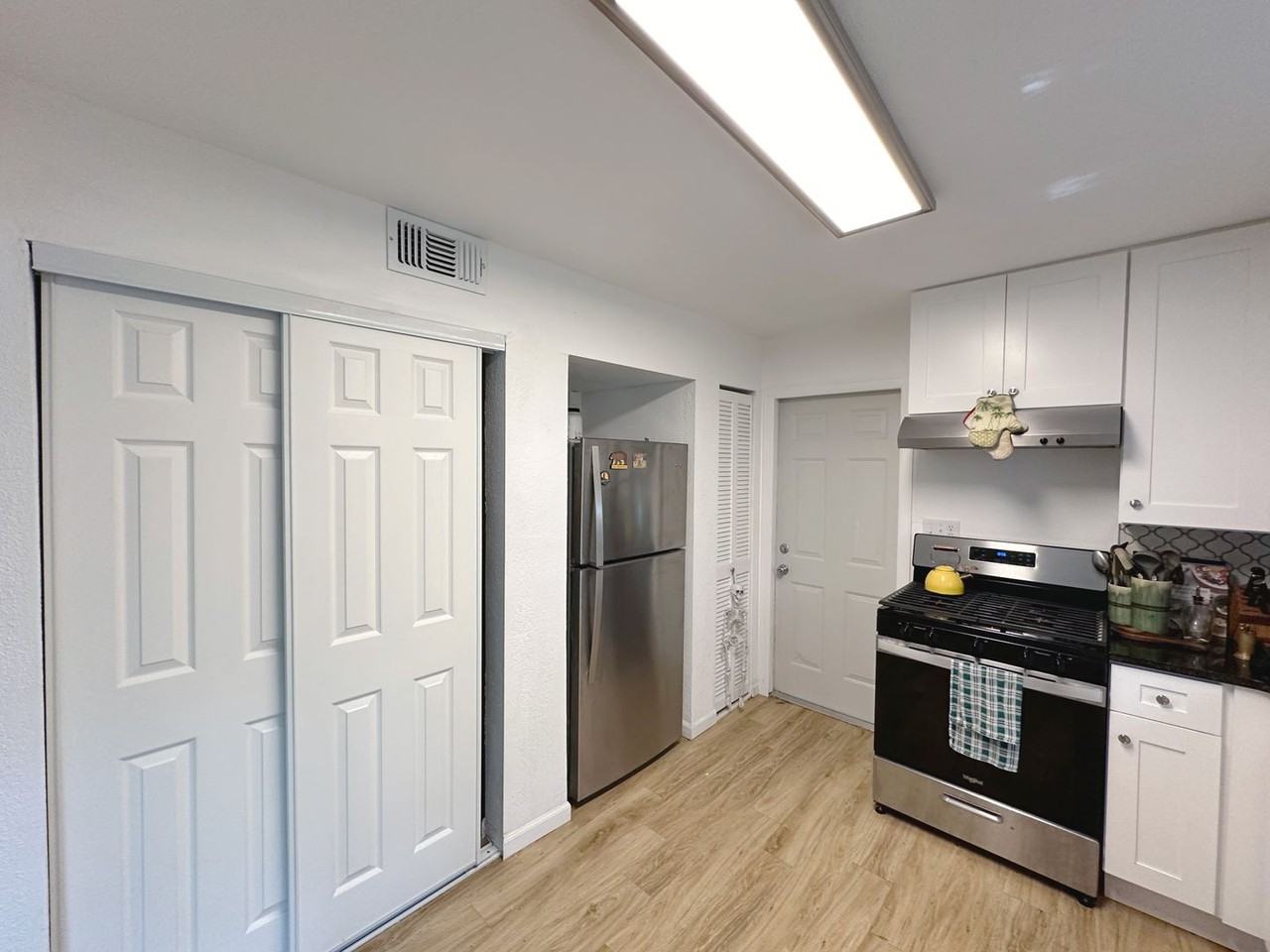 753 Nw 8th St - Photo 6 of 14