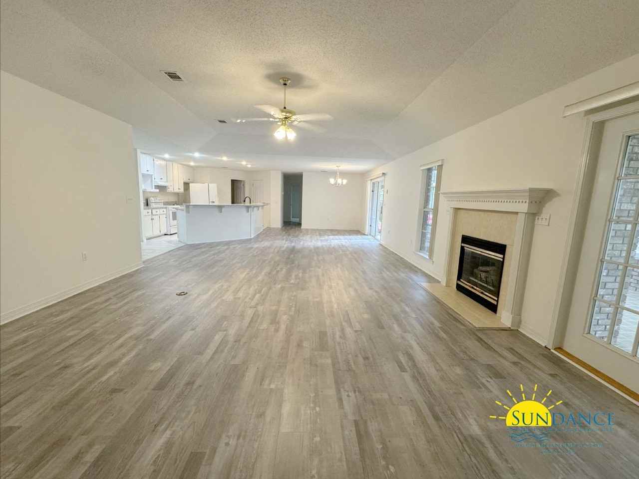 225 Skyline Cir - Photo 3 of 28