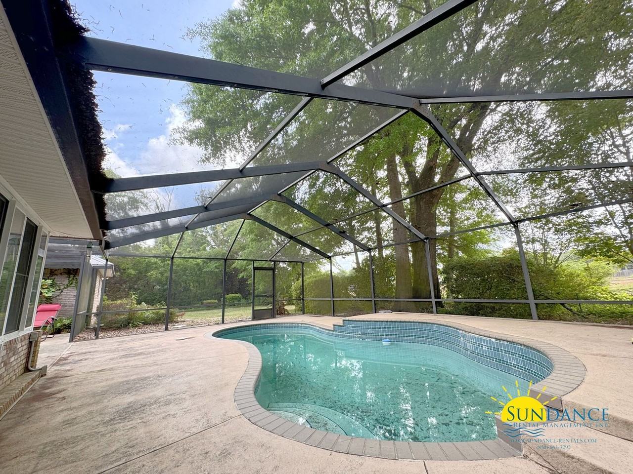 225 Skyline Cir - Photo 2 of 28
