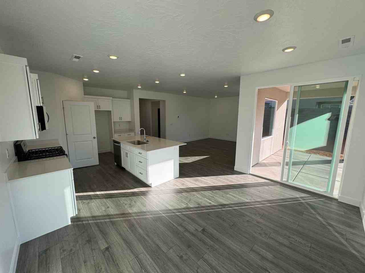 1624 S Cedar Mesa Dr - Photo 3 of 38