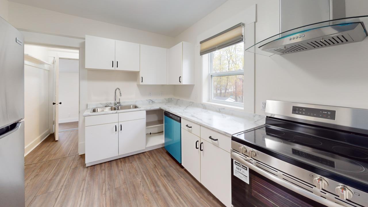 52 West St #52 - Photo 3 of 15