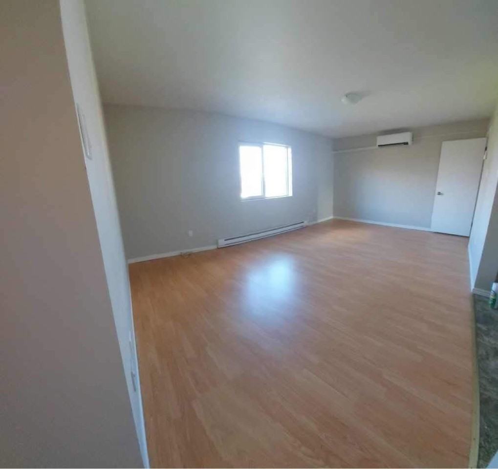 135 Burns St #3 - Photo 2 of 7