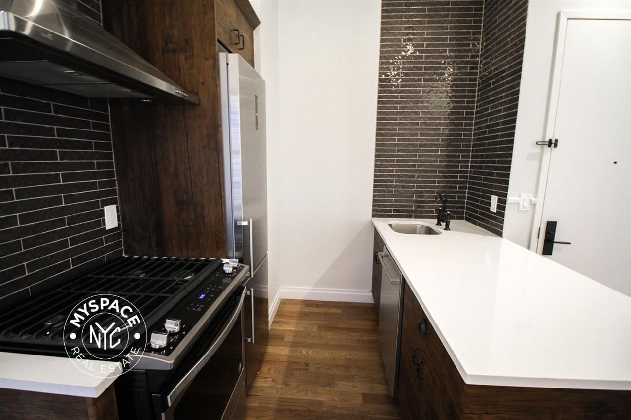 1824 Palmetto St #2R - Photo 3 of 15
