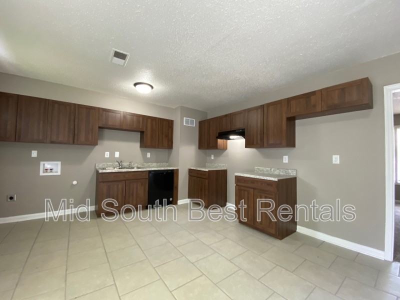 509 Deerskin Dr - Photo 3 of 8