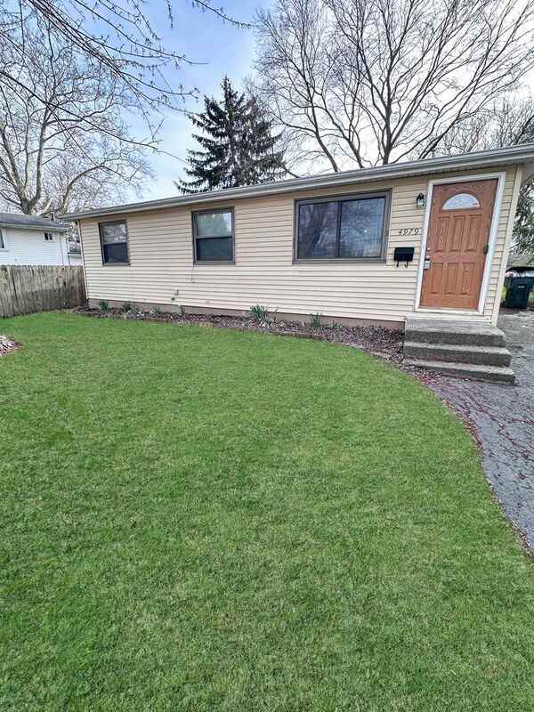 4979 Majestic Dr N - Photo 3 of 20