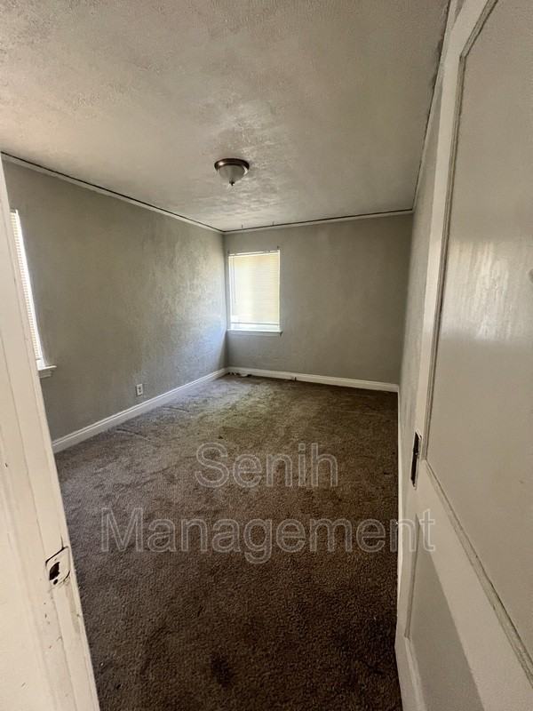 4627 Bedford St #1 - Photo 5 of 7