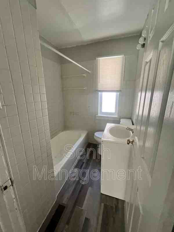 4627 Bedford St #1 - Photo 6 of 7