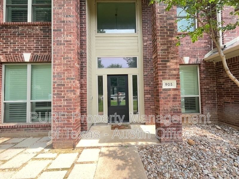 905 Sweetwater Cv - Photo 2 of 33