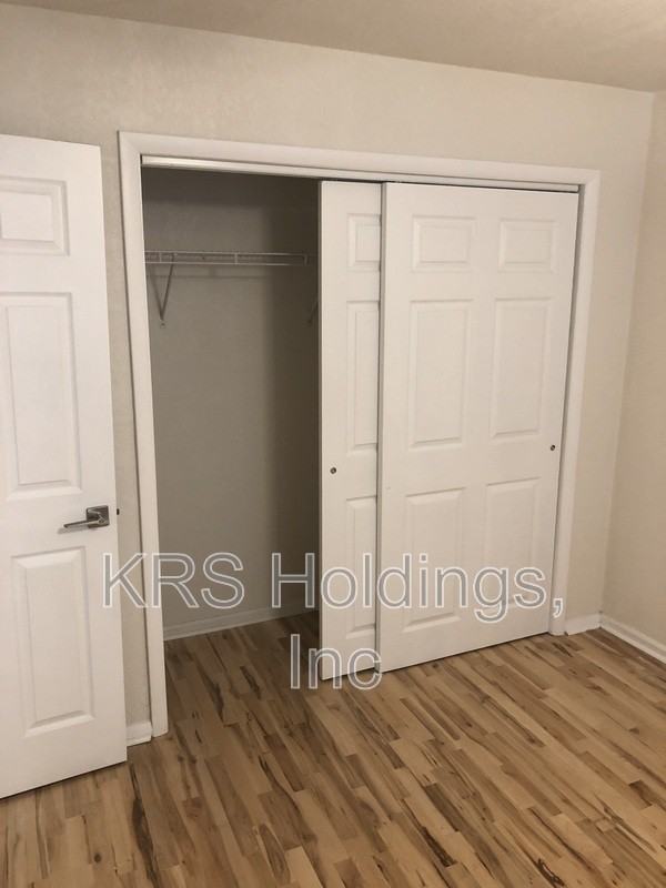 938 W Ocean View Ave #18 - Photo 5 of 10