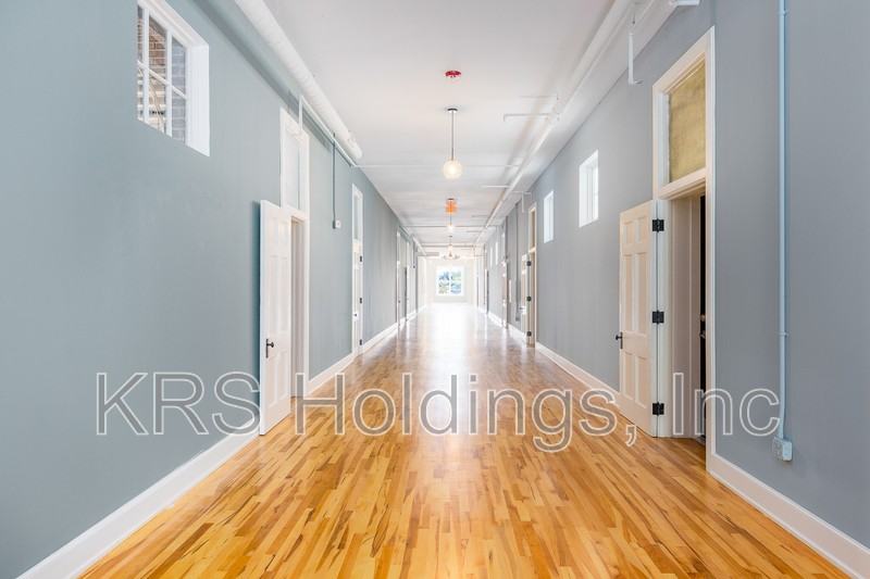 306 N Road St - Photo 3 of 5