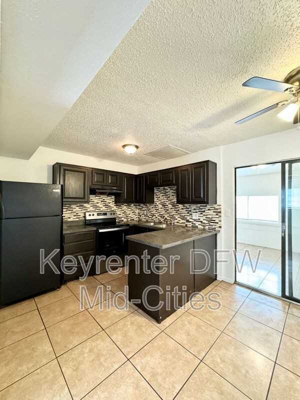 1117 Franklin St #18 - Photo 5 of 14