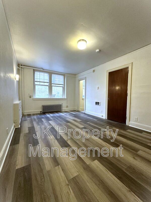310 5th St N #03 - Photo 5 of 9