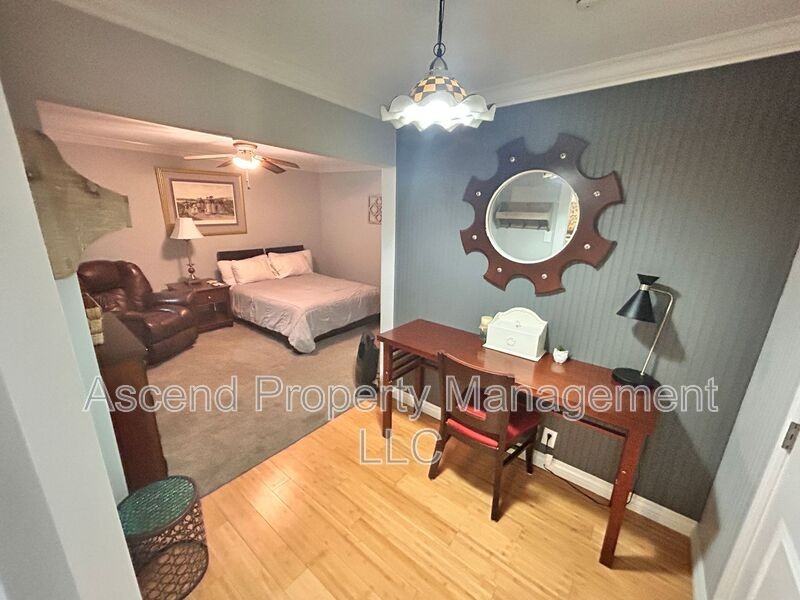 114 Judith St - Photo 4 of 10