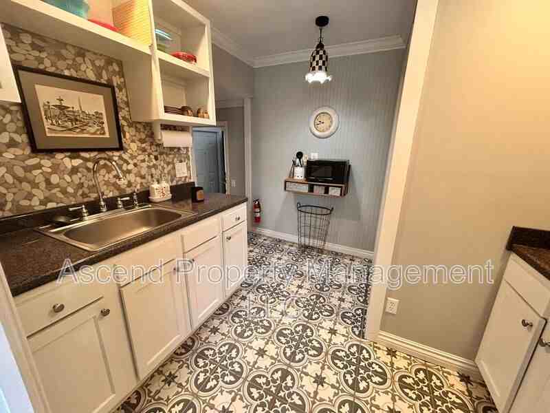 114 Judith St - Photo 6 of 10