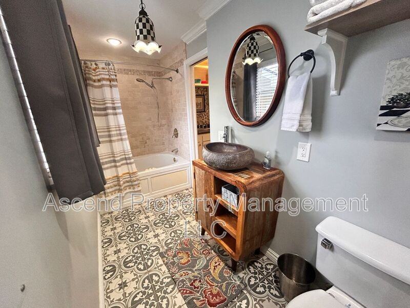 114 Judith St - Photo 7 of 10