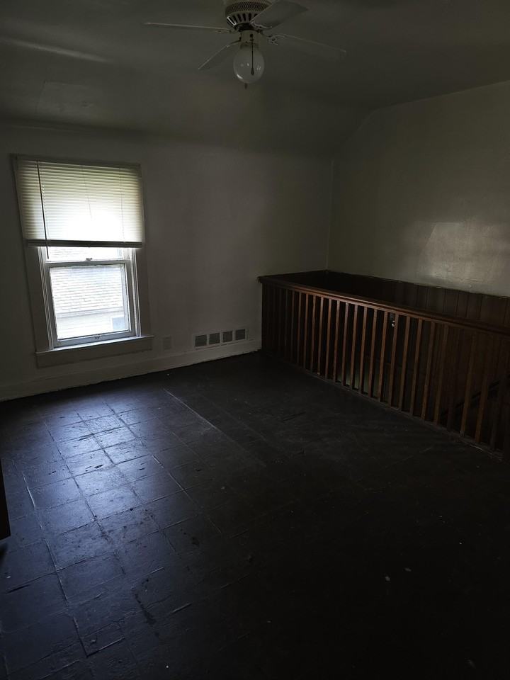 608 1/2 Pine Lake Avenue - Photo 2 of 4