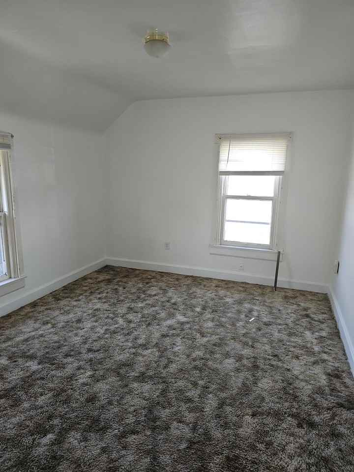 608 1/2 Pine Lake Avenue - Photo 3 of 4