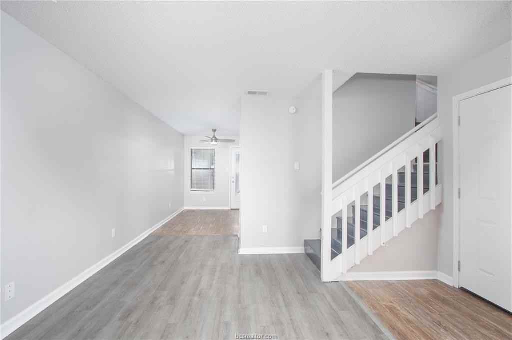 2320 Jaguar Drive - Photo 2 of 14