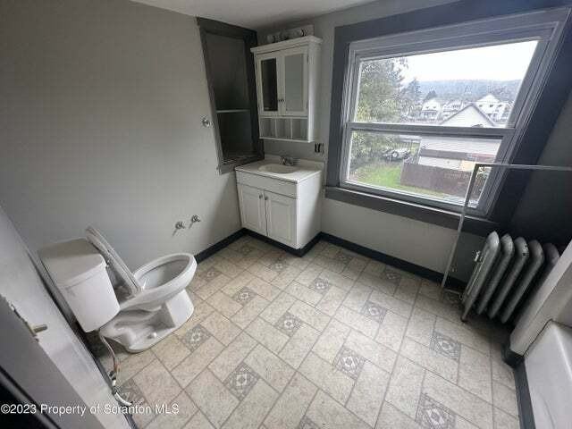 930-932 South Hanover Street - Photo 2 of 8