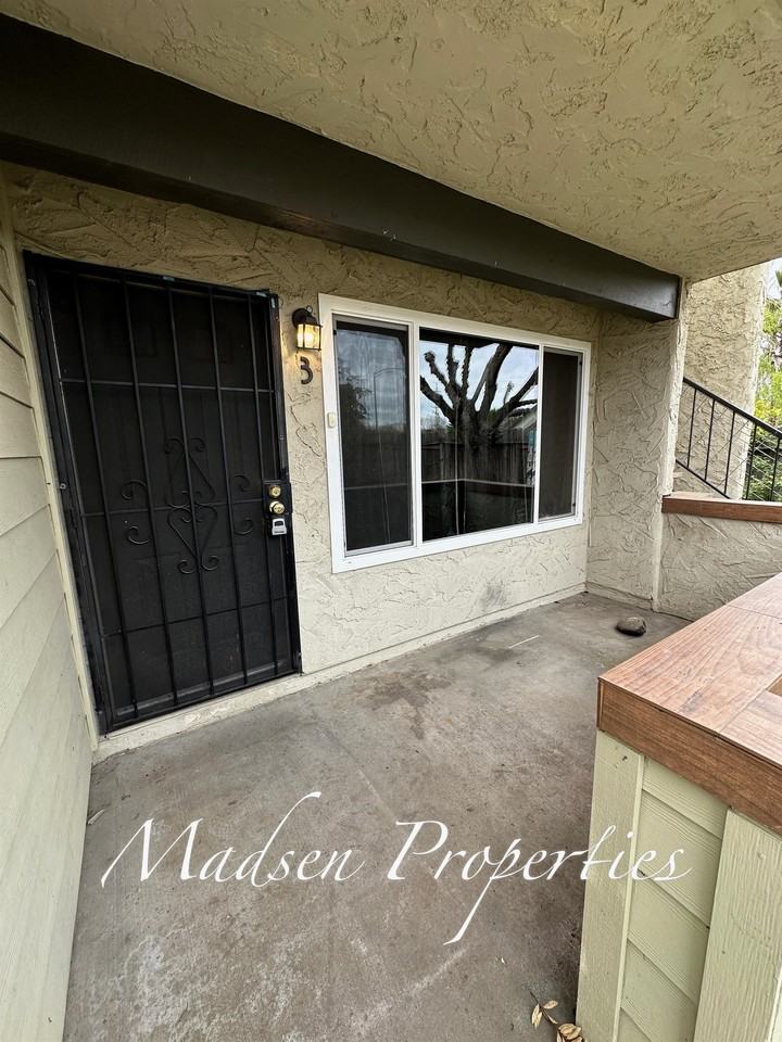 2140 Notre Dame Boulevard - Photo 3 of 15