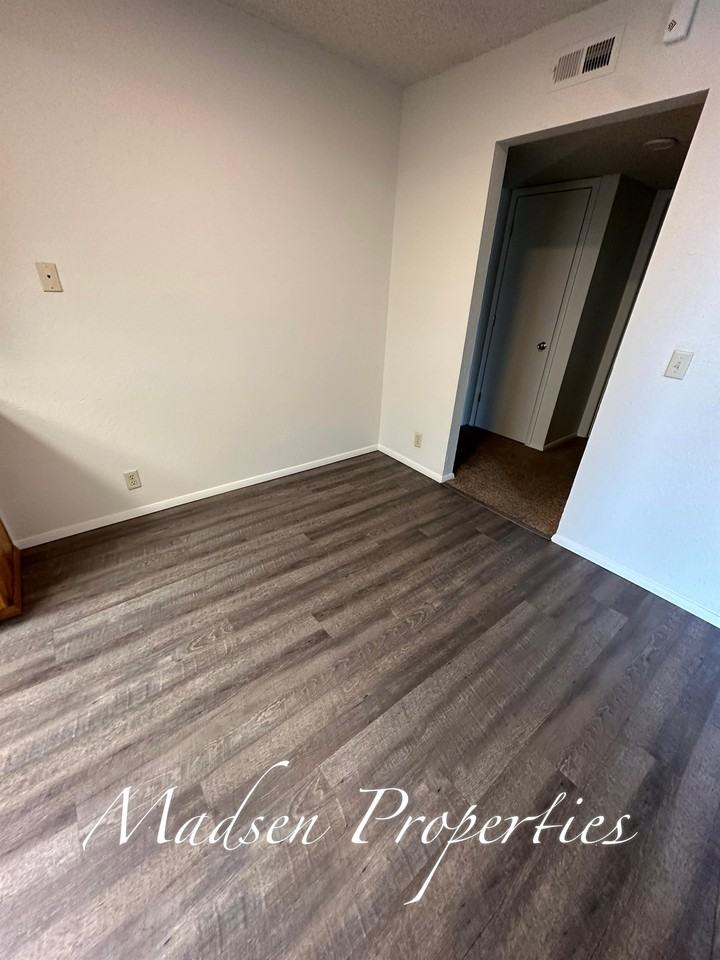 2140 Notre Dame Boulevard - Photo 6 of 15