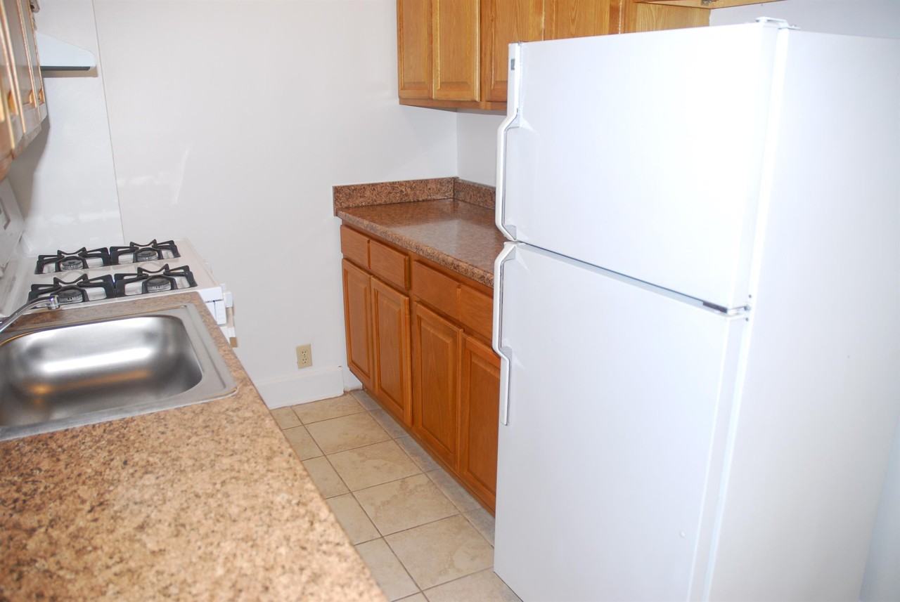 Parkhurst Apartments - Photo 5 of 37