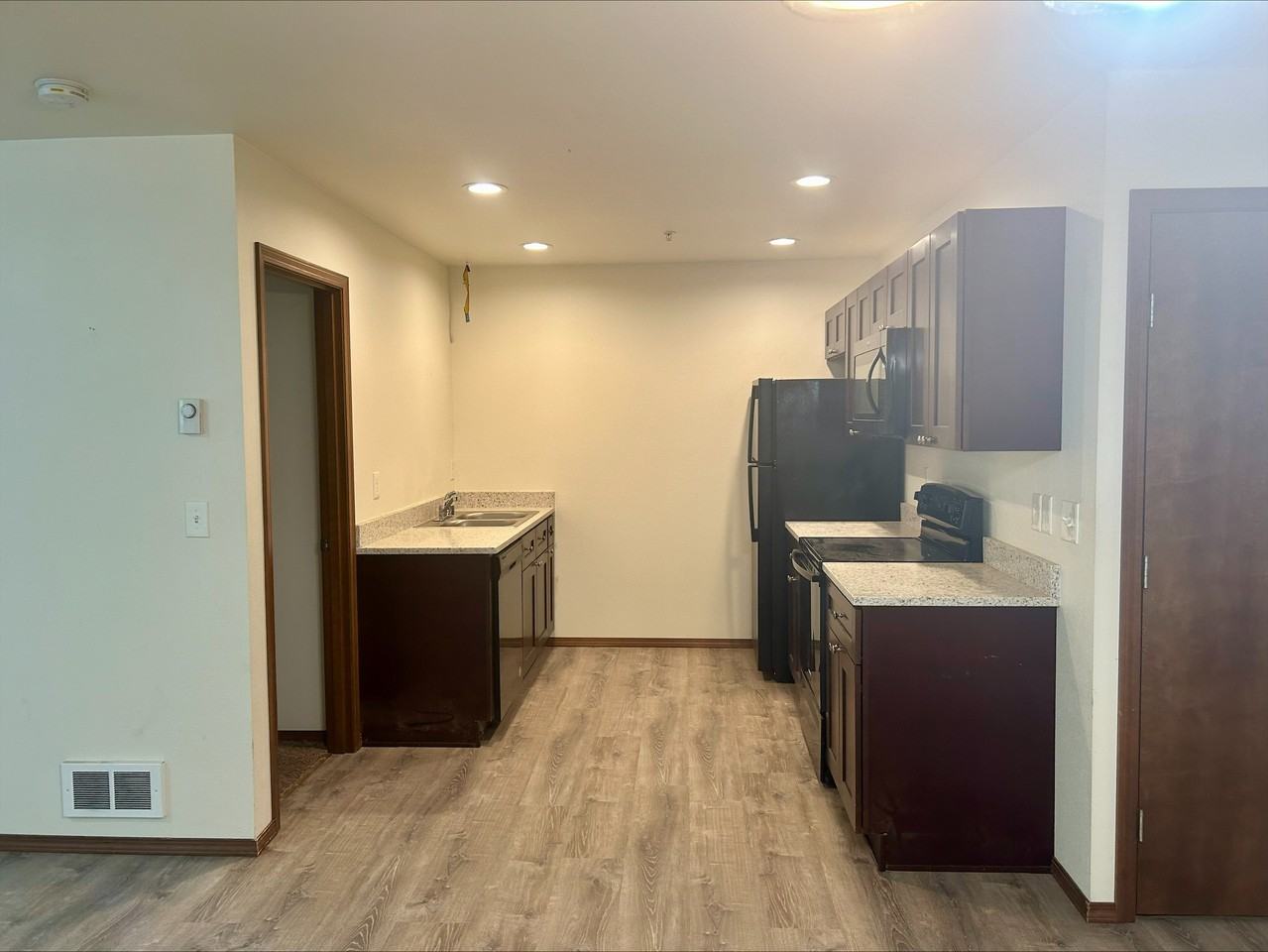 AARON2009 - Photo 2 of 22