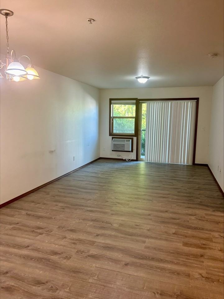 AARON2009 - Photo 7 of 22