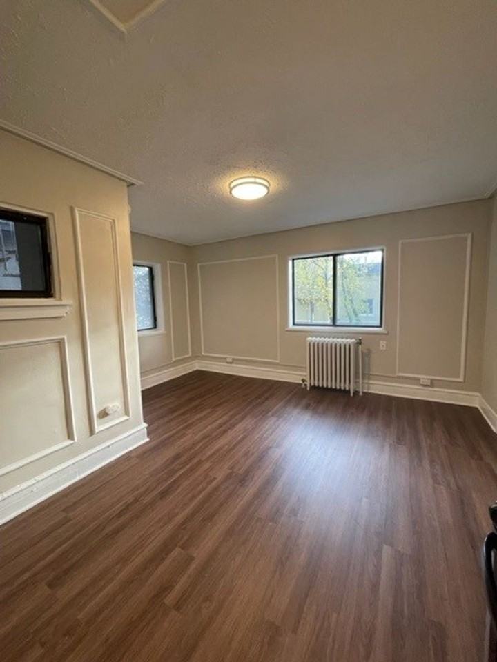 Normandie Apartments - Photo 3 of 12