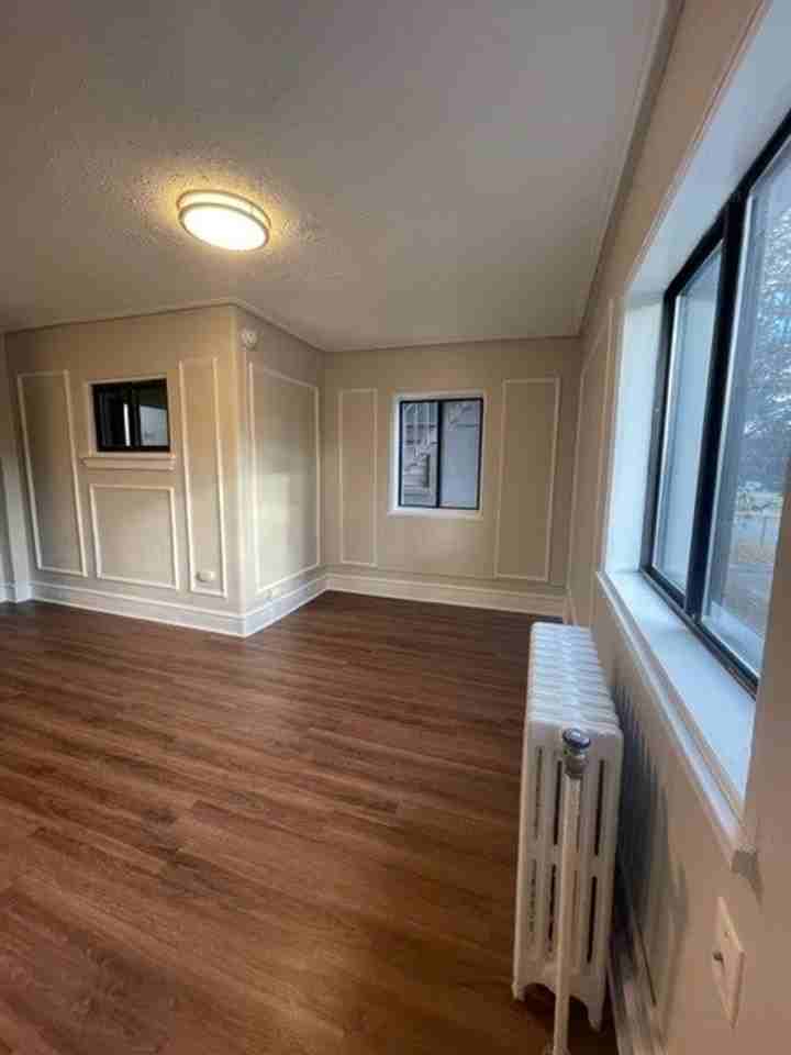 Normandie Apartments - Photo 4 of 12