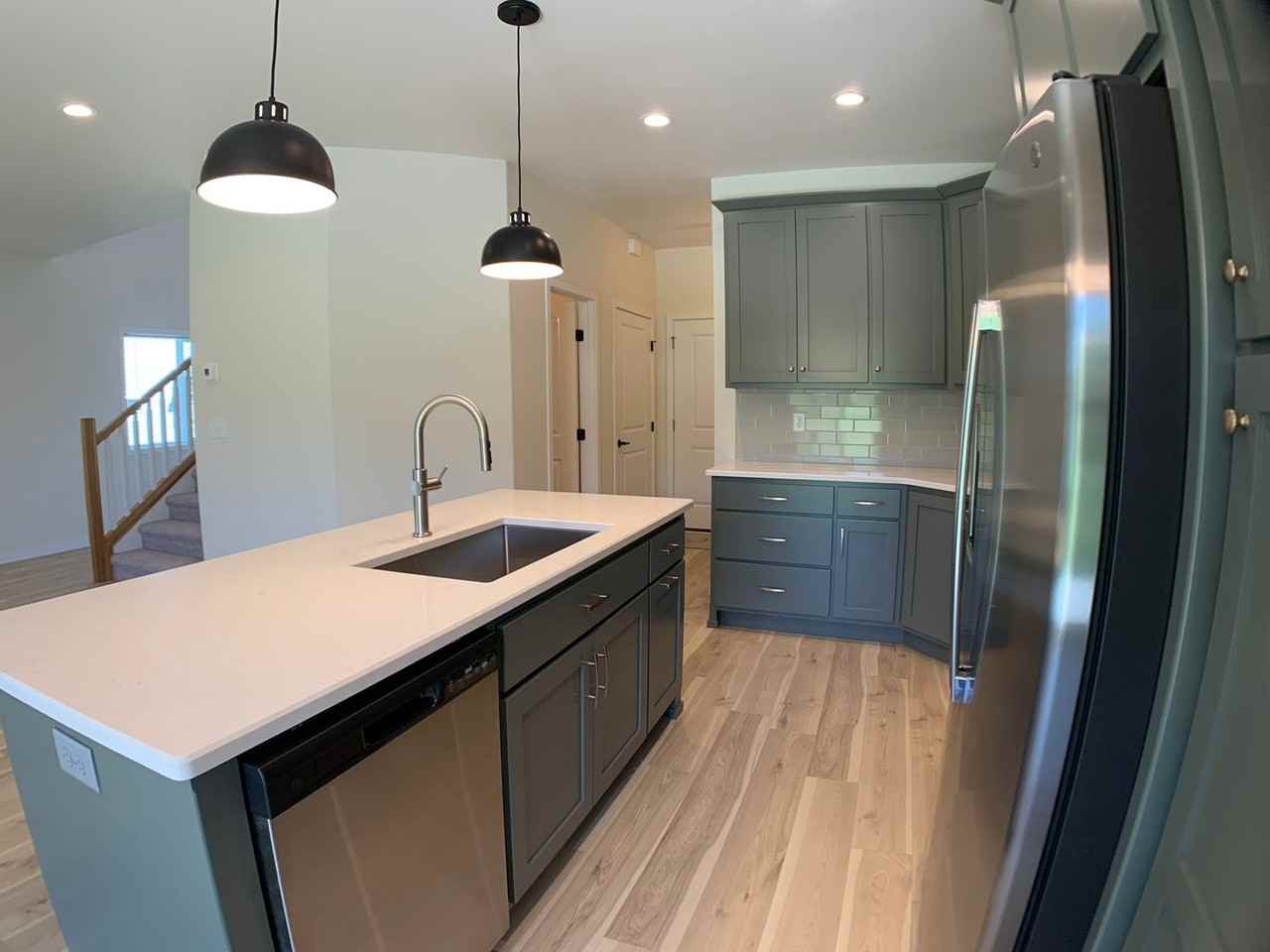 1360 Goldenwood Dr - Photo 2 of 50
