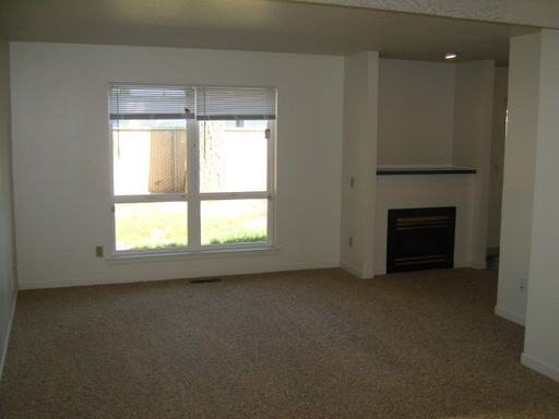 552 SE 5th Ave - Photo 3 of 18