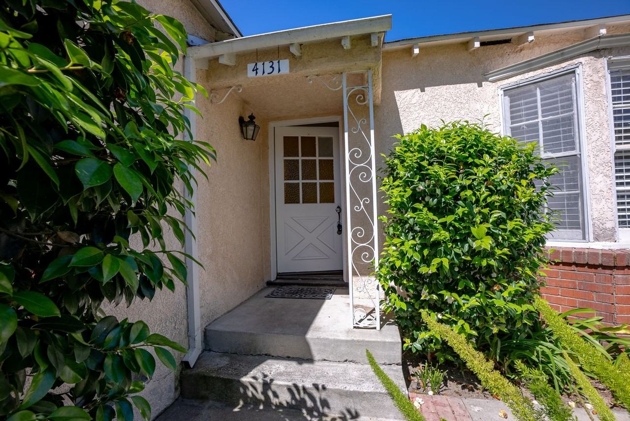 4131 Heather Rd - Photo 3 of 39