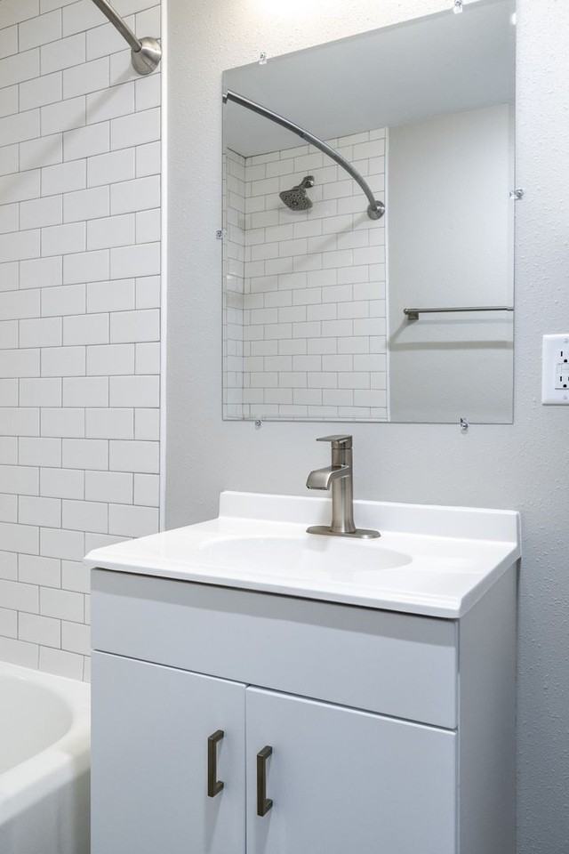 822 Lakeside - Photo 5 of 50