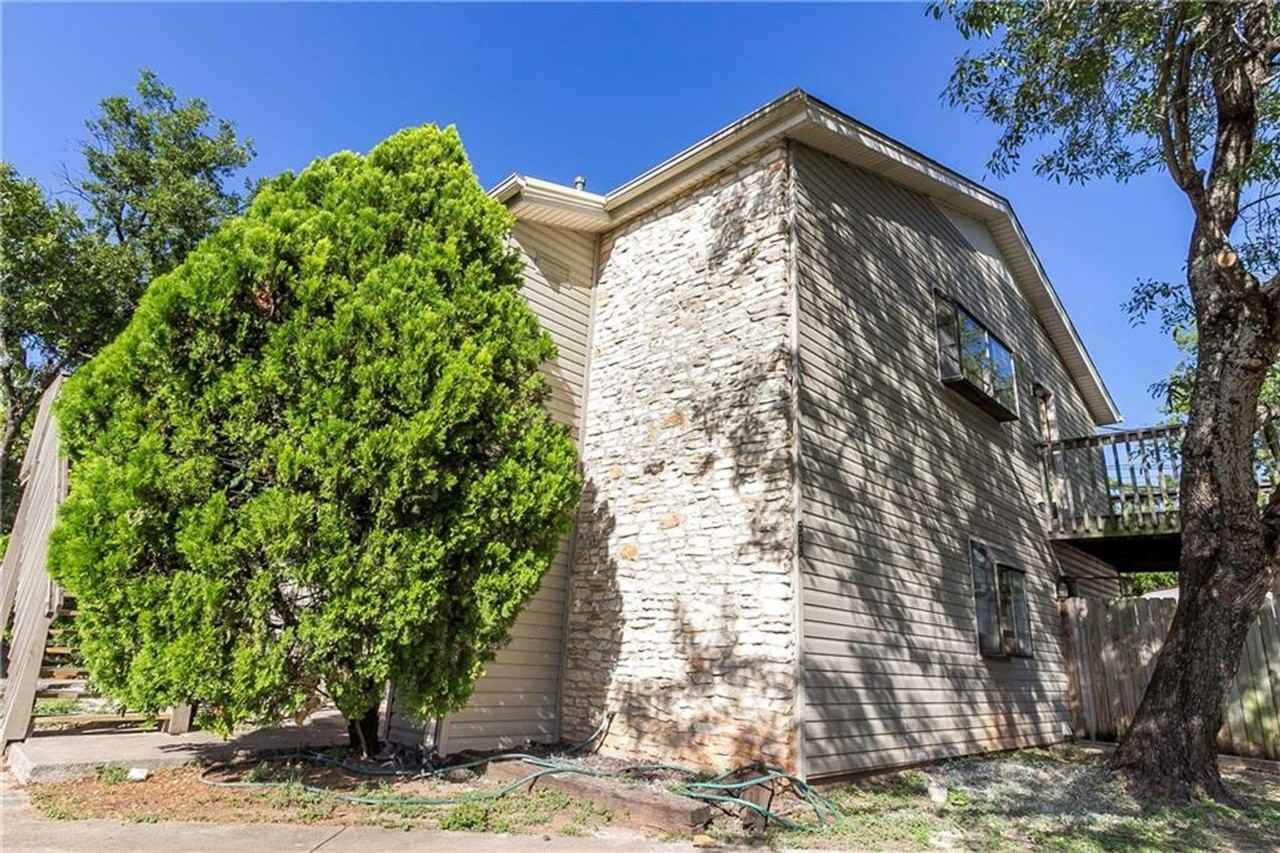 Spacious 4 - Photo 3 of 5